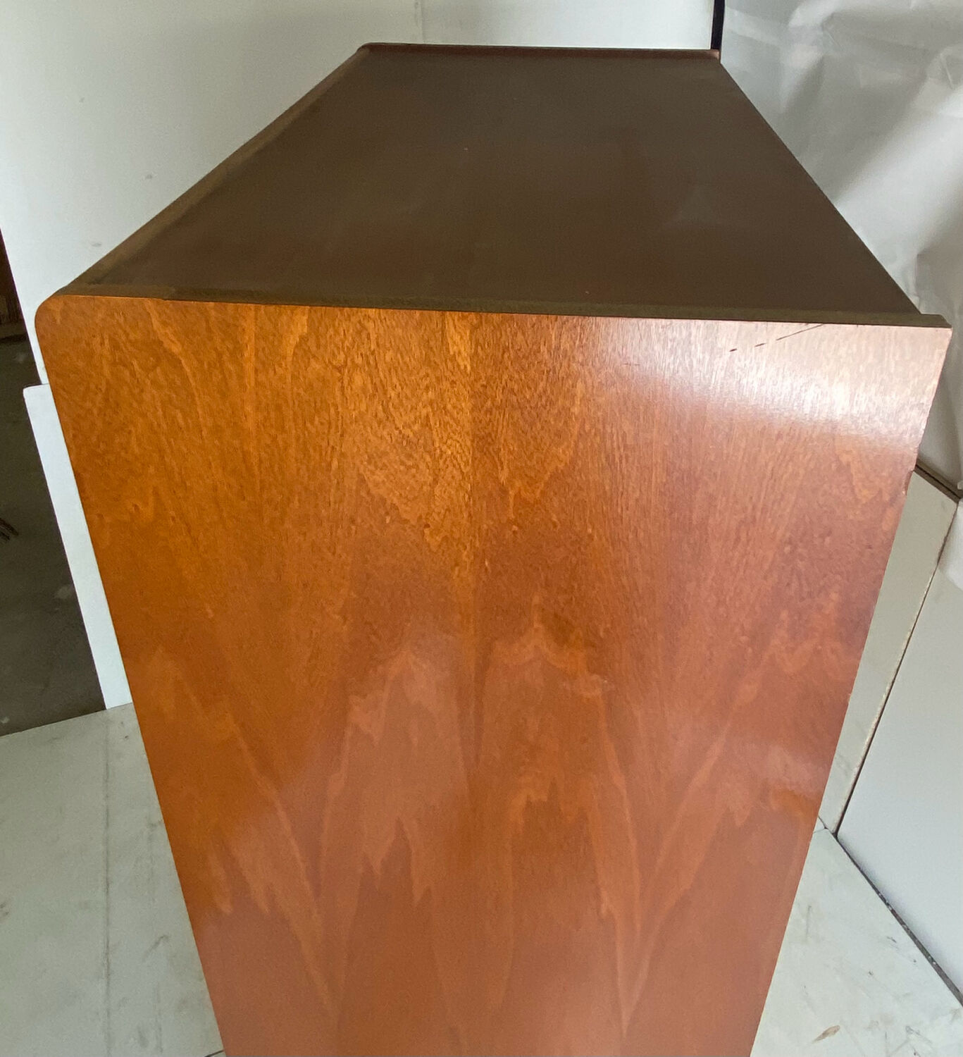 Vintage wardrobe feet compass from 1957