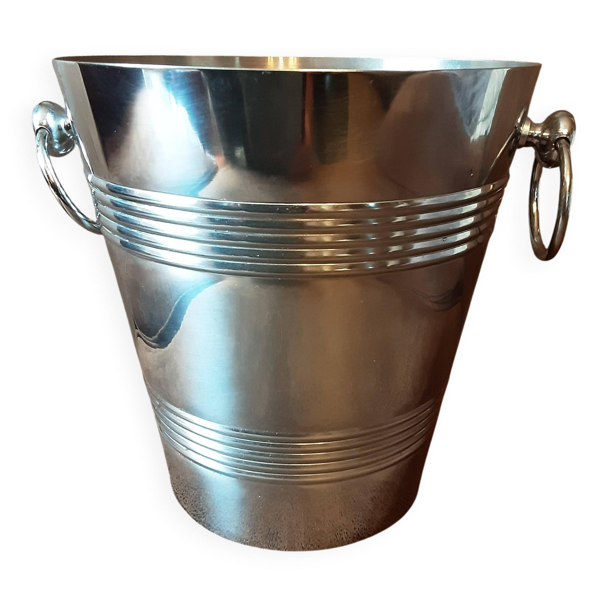 Metal champagne bucket