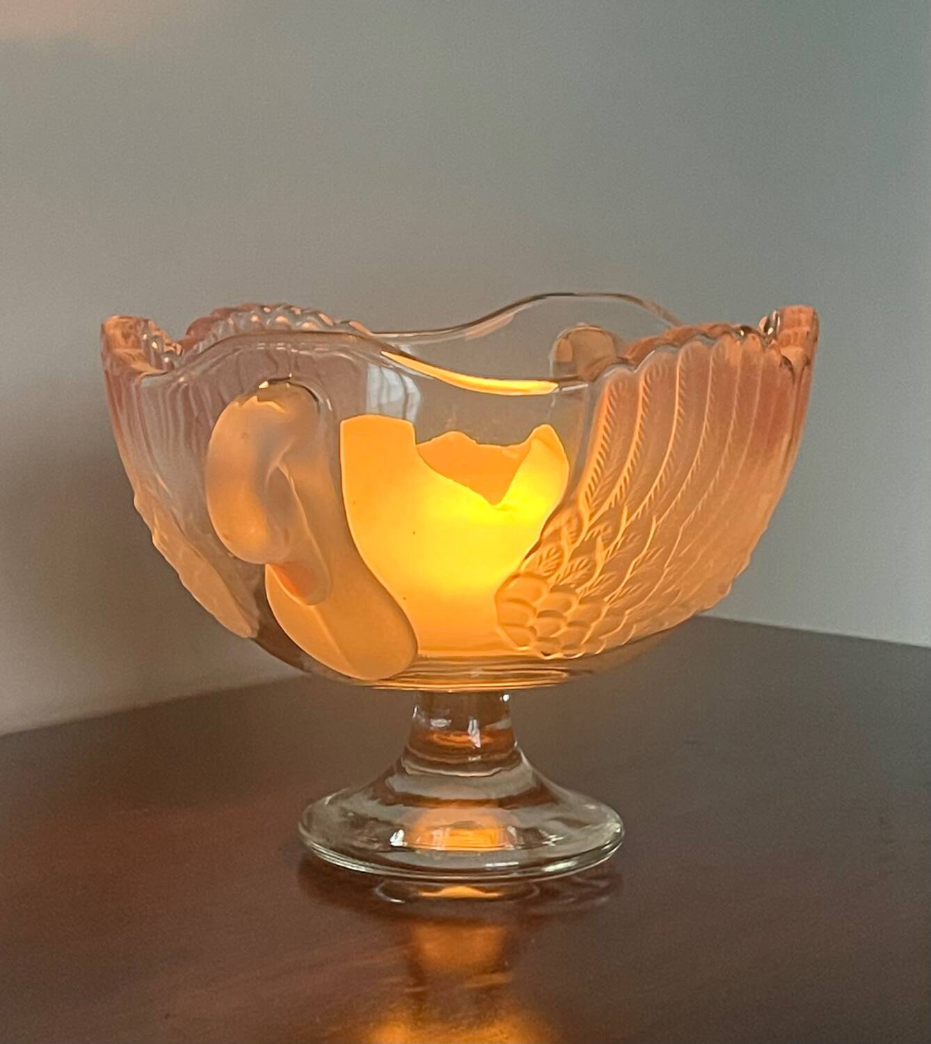 Moulded glass swan bowls