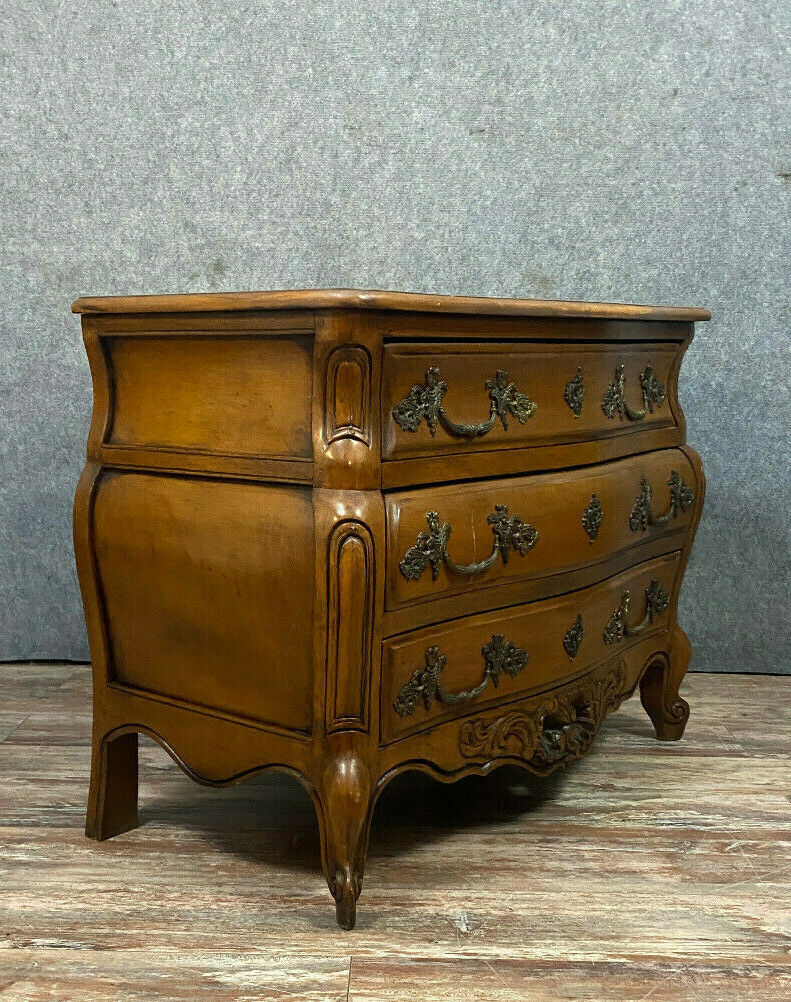 Commodity Louis XV Bordeaux tomb in natural wood patinated around 1900-1920