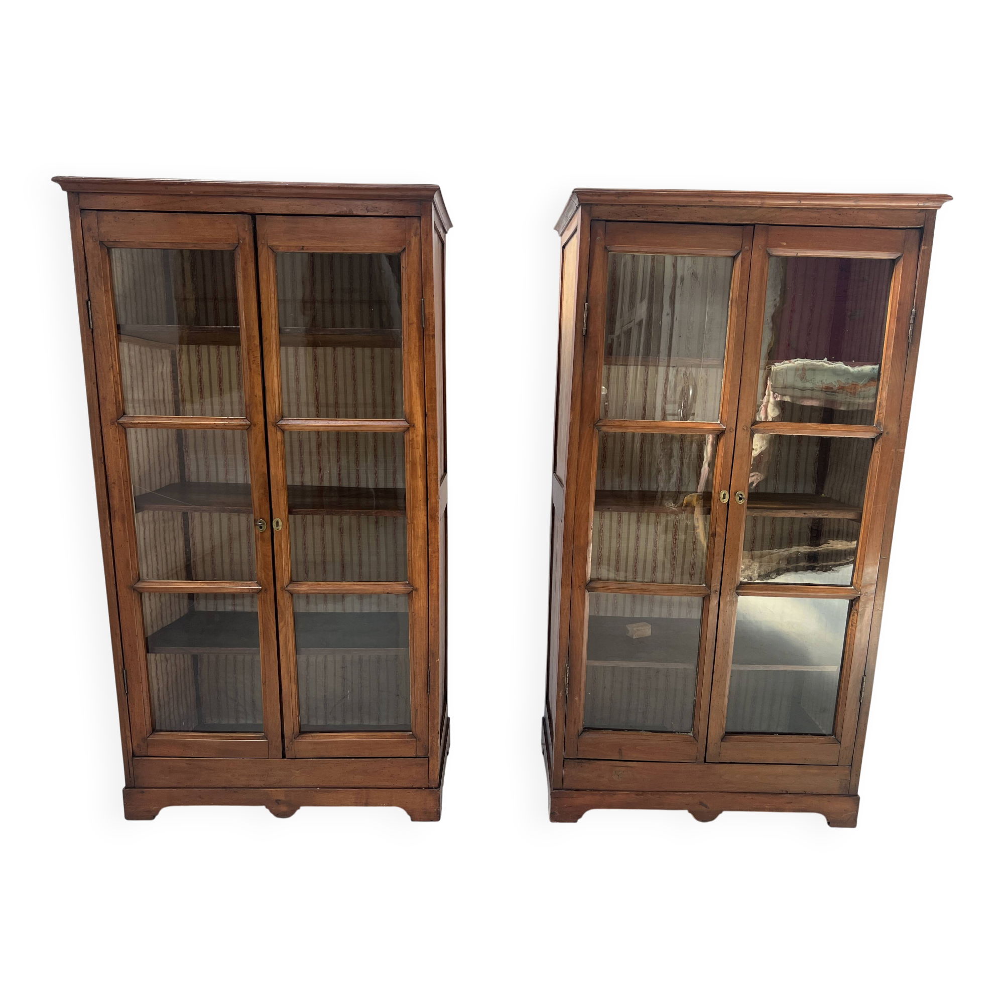 Pair of display cabinets in solid cherry wood from the 19th century.