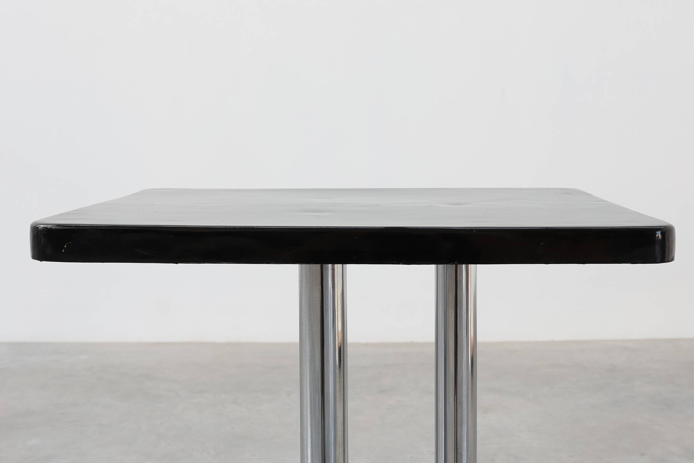 Art Deco pedestal table with black lacquered base, France 1920s