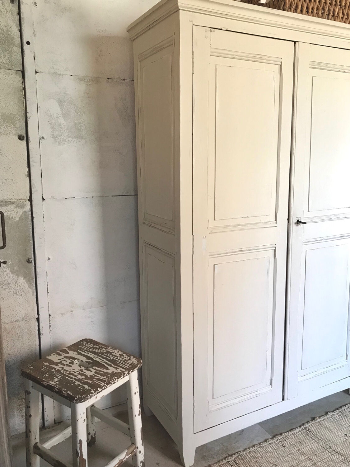 Parisian cabinet