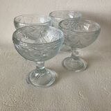 4 coupes à glace en verre  moulé