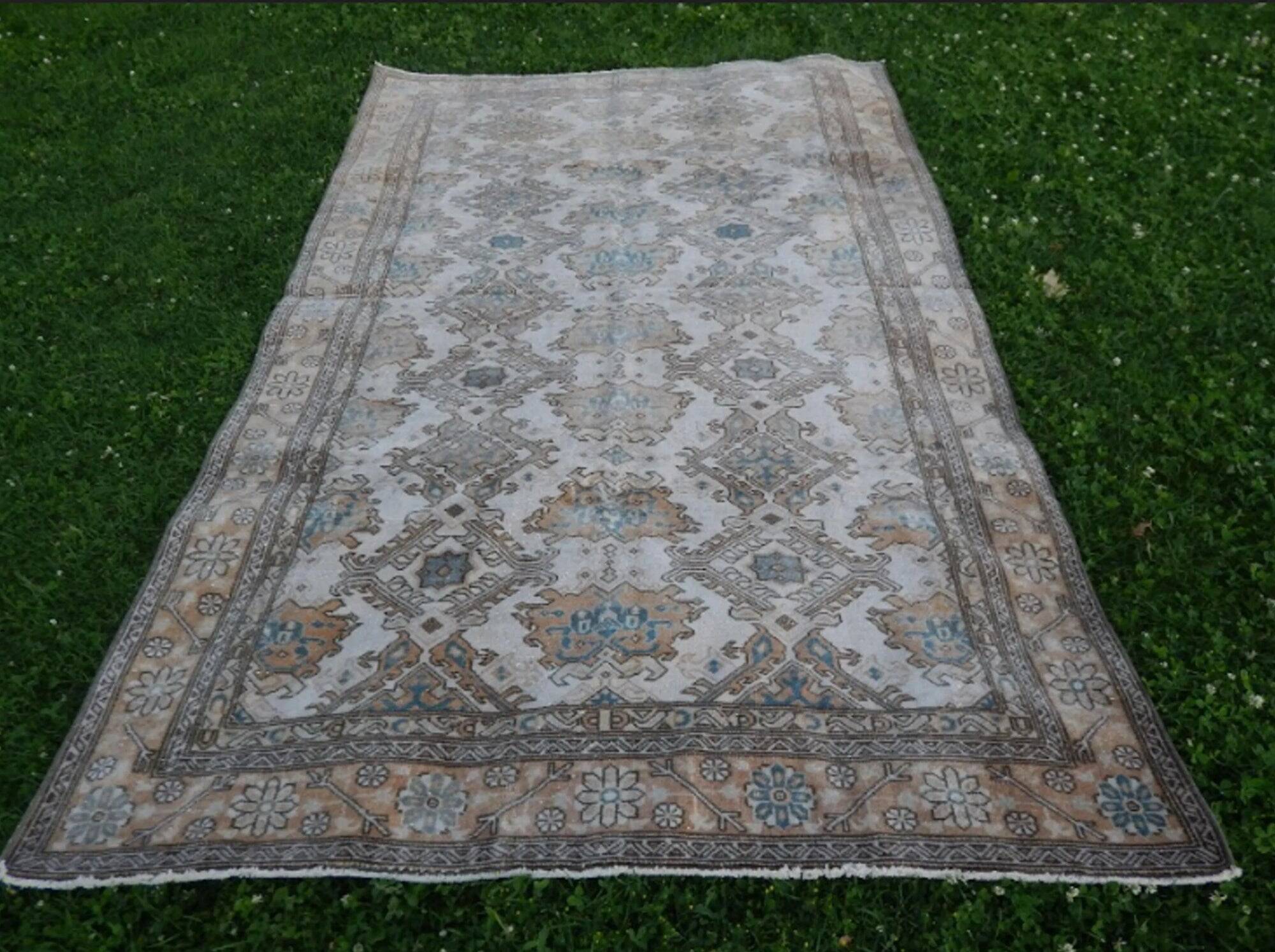 Vintage handmade Turkish rug 145x270 cm