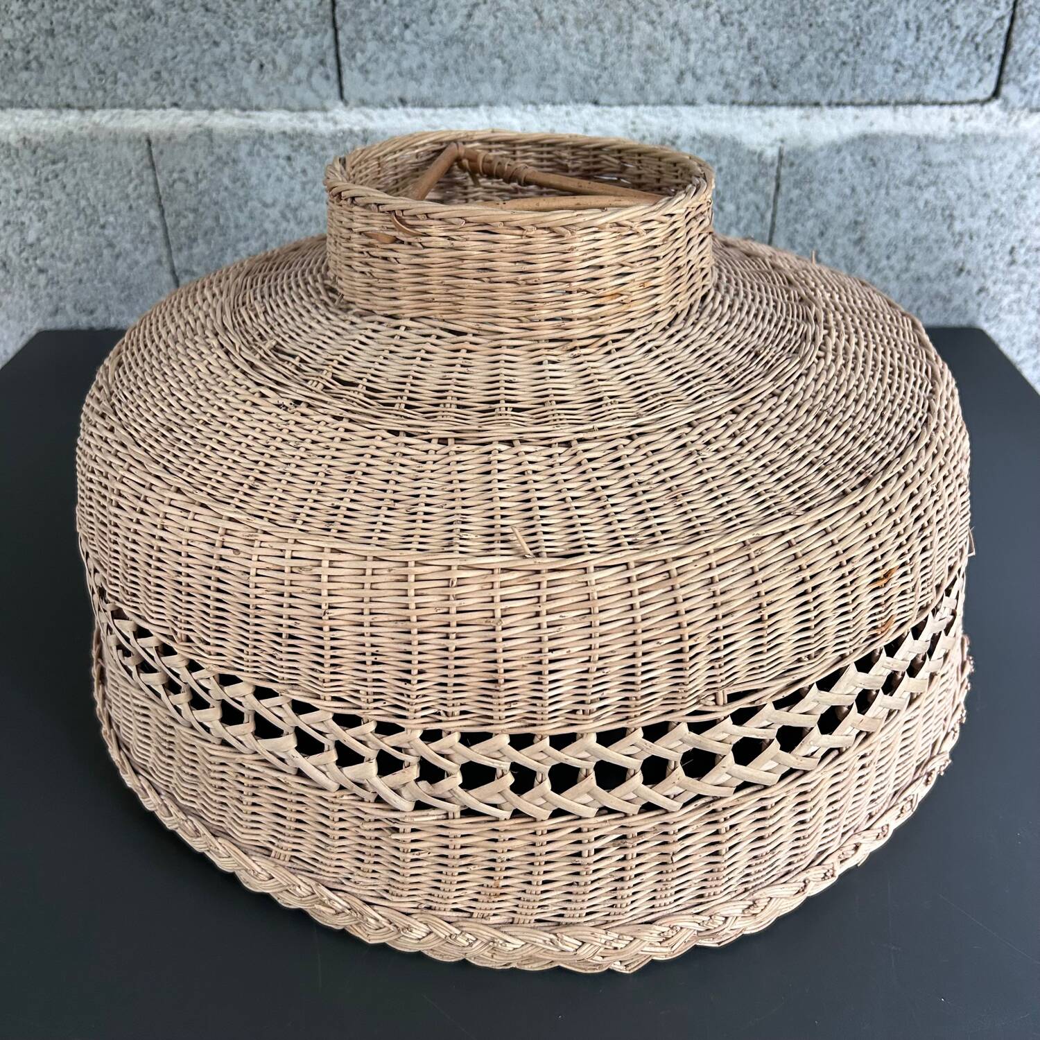 Suspension en rotin clair