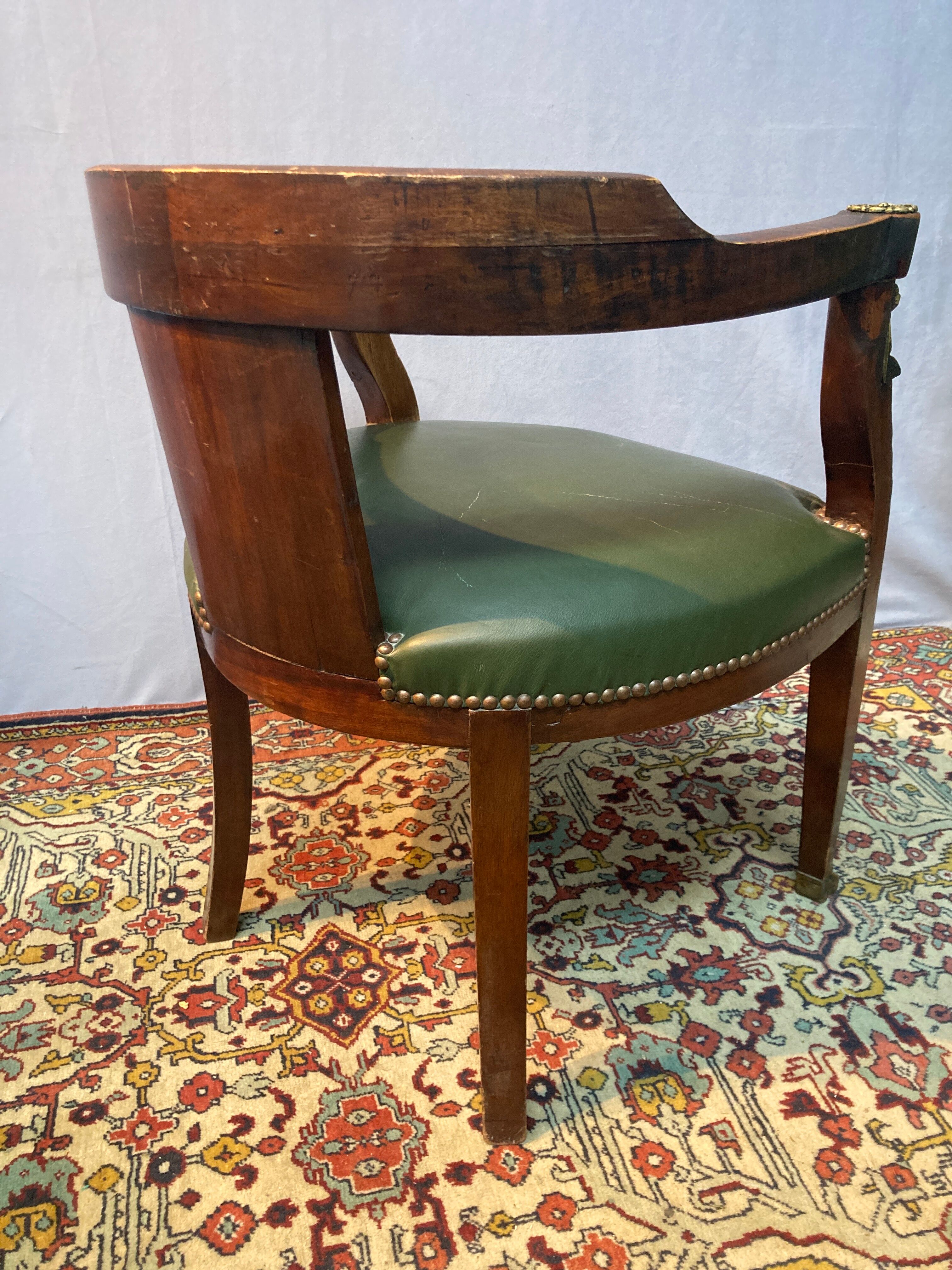 Office chairs and pair of convertibles