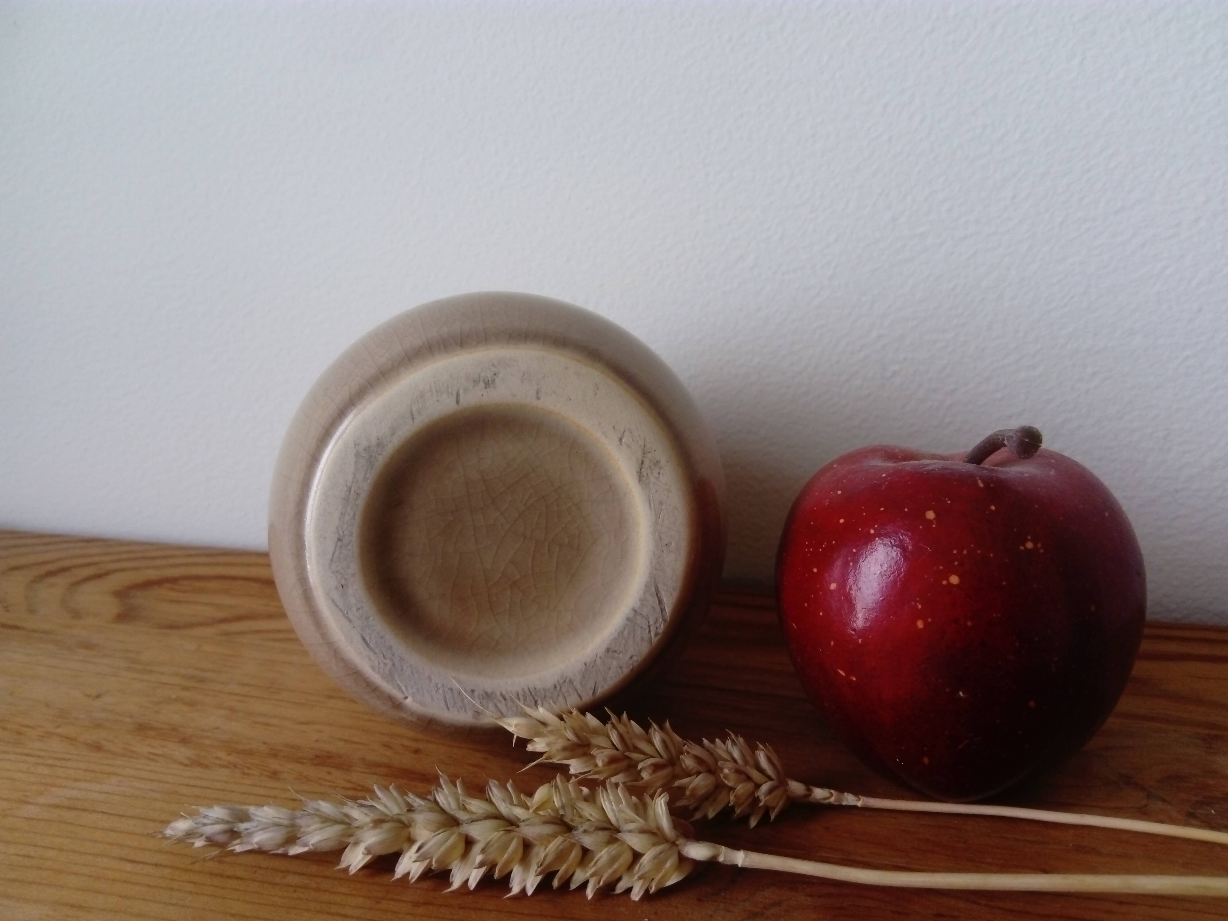 beige vase in finely cracked glazed ceramic