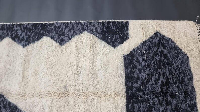 Handmade Beni Ouraine rug, size 150 x 250 cm