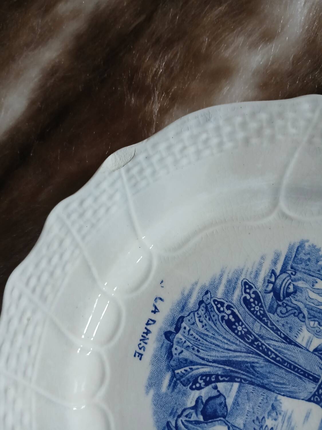 7 assiettes à dessert anciennes en Terre de fer 