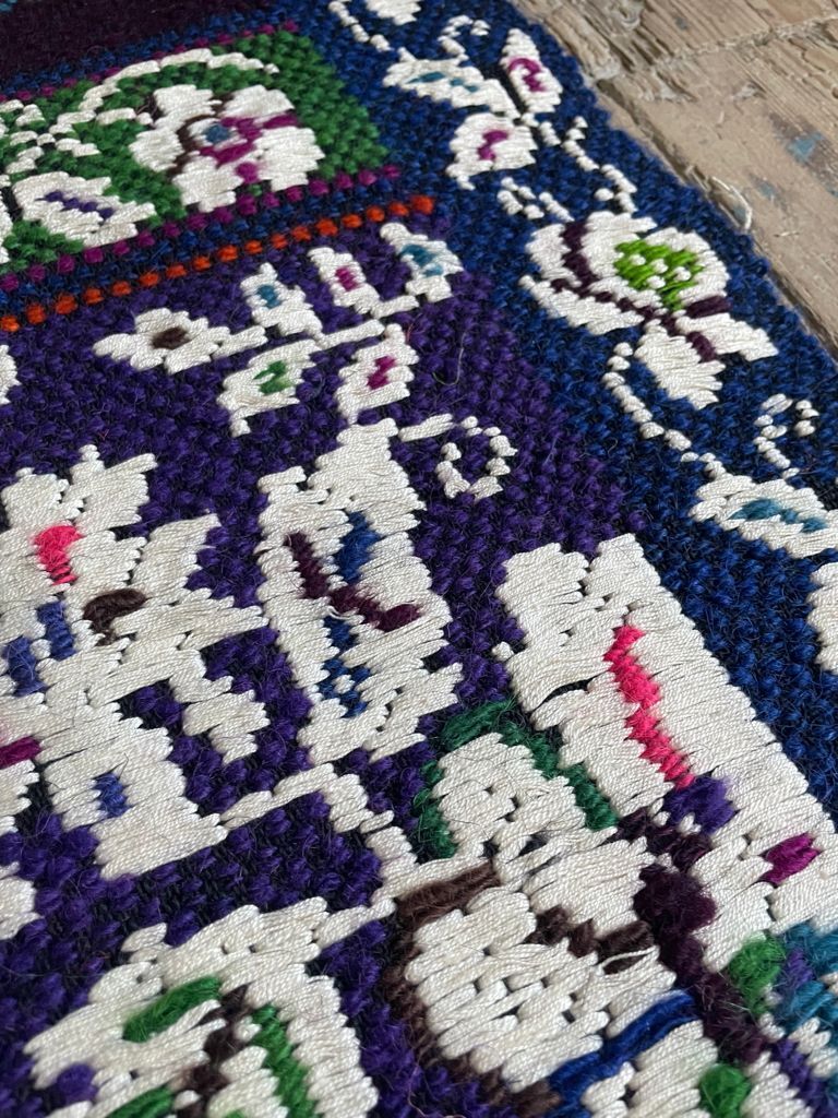 Romanian floral rug with pigeons handwoven in wool