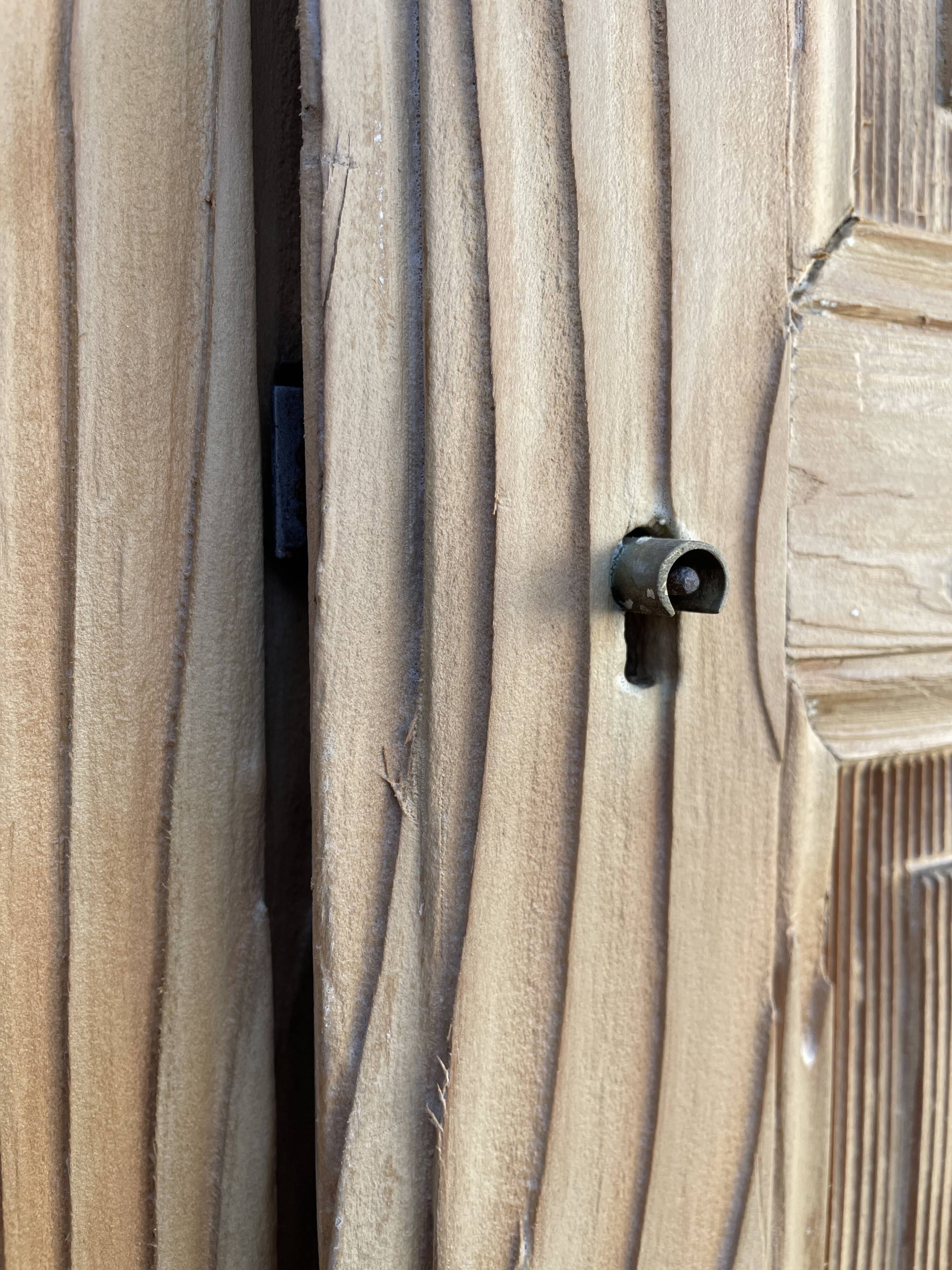 Armoire parisienne ancienne