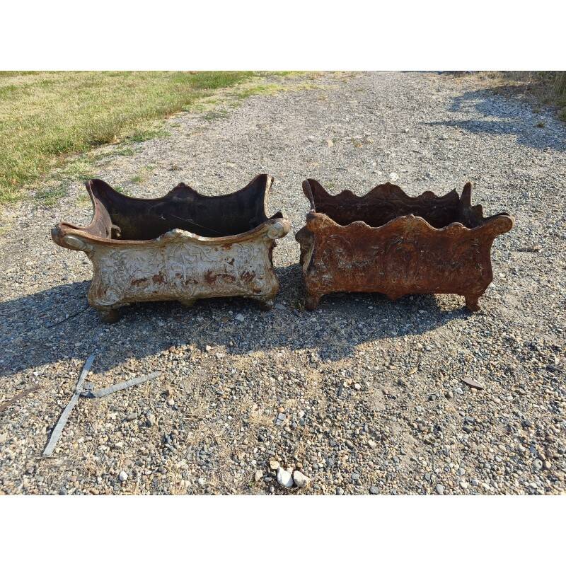 2 cast iron planters from 1900 in Rococo style, Charleville - Mézières