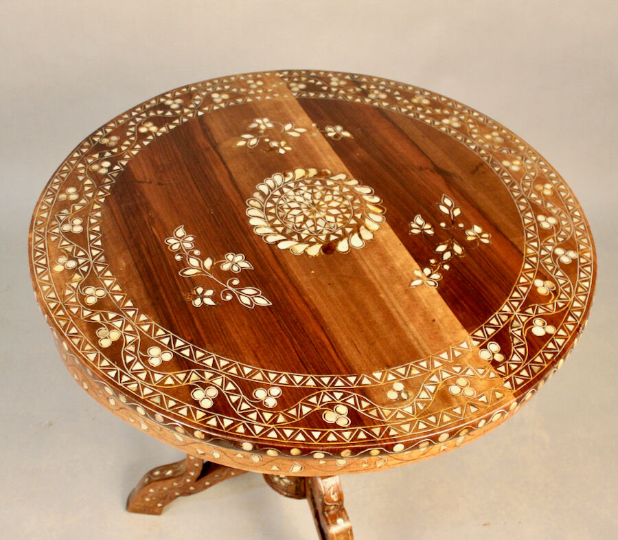 Central Foot Nacre Inlay Pedestal Table