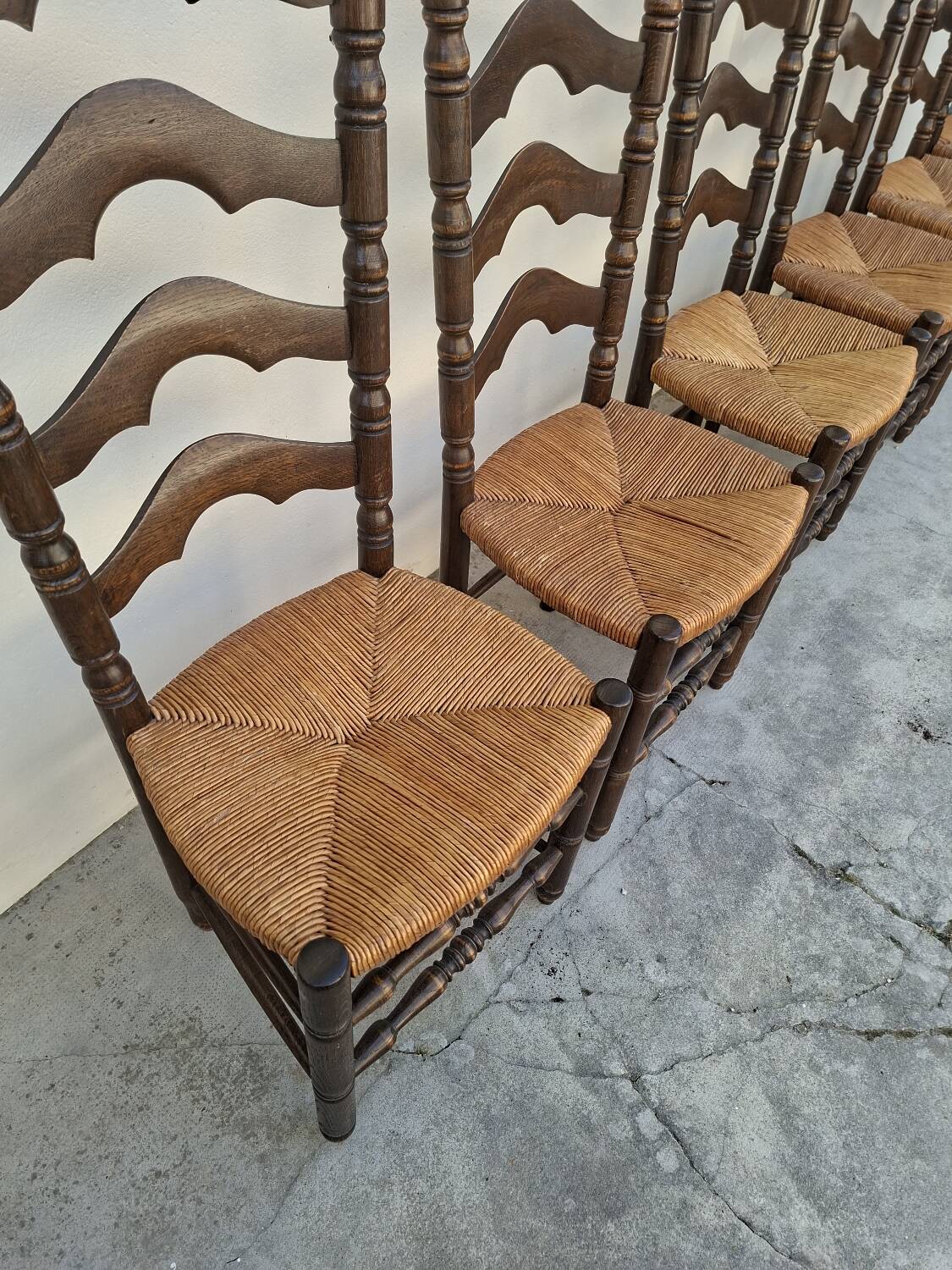 Set of 6 high-backed straw-seated chairs in solid oak from the early 1900s.
