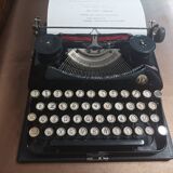 Machine à écrire « Naumann Erika S&N  Années 1930