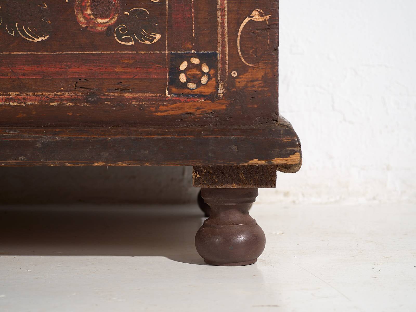 Antique painted chest with floral details (1870s) #32