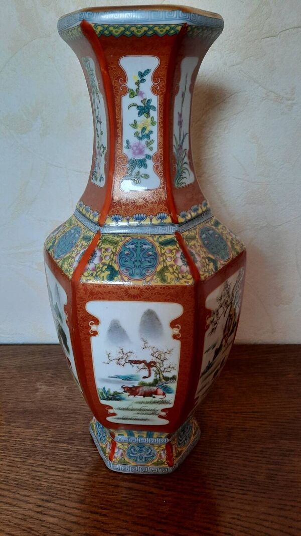Vase chinois en porcelaine famille rose