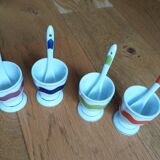 Porcelain shells with spoons