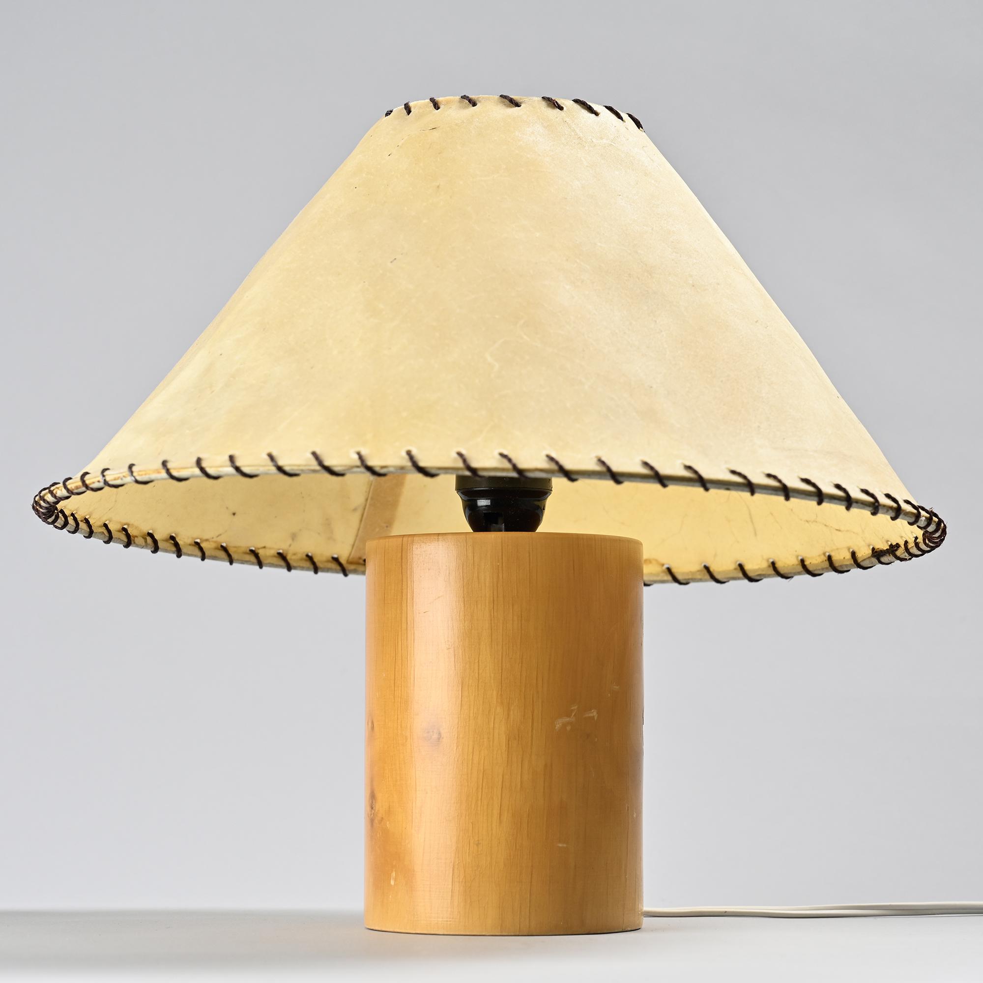 Table lamp in solid pine, French craftsmanship, 1970s.