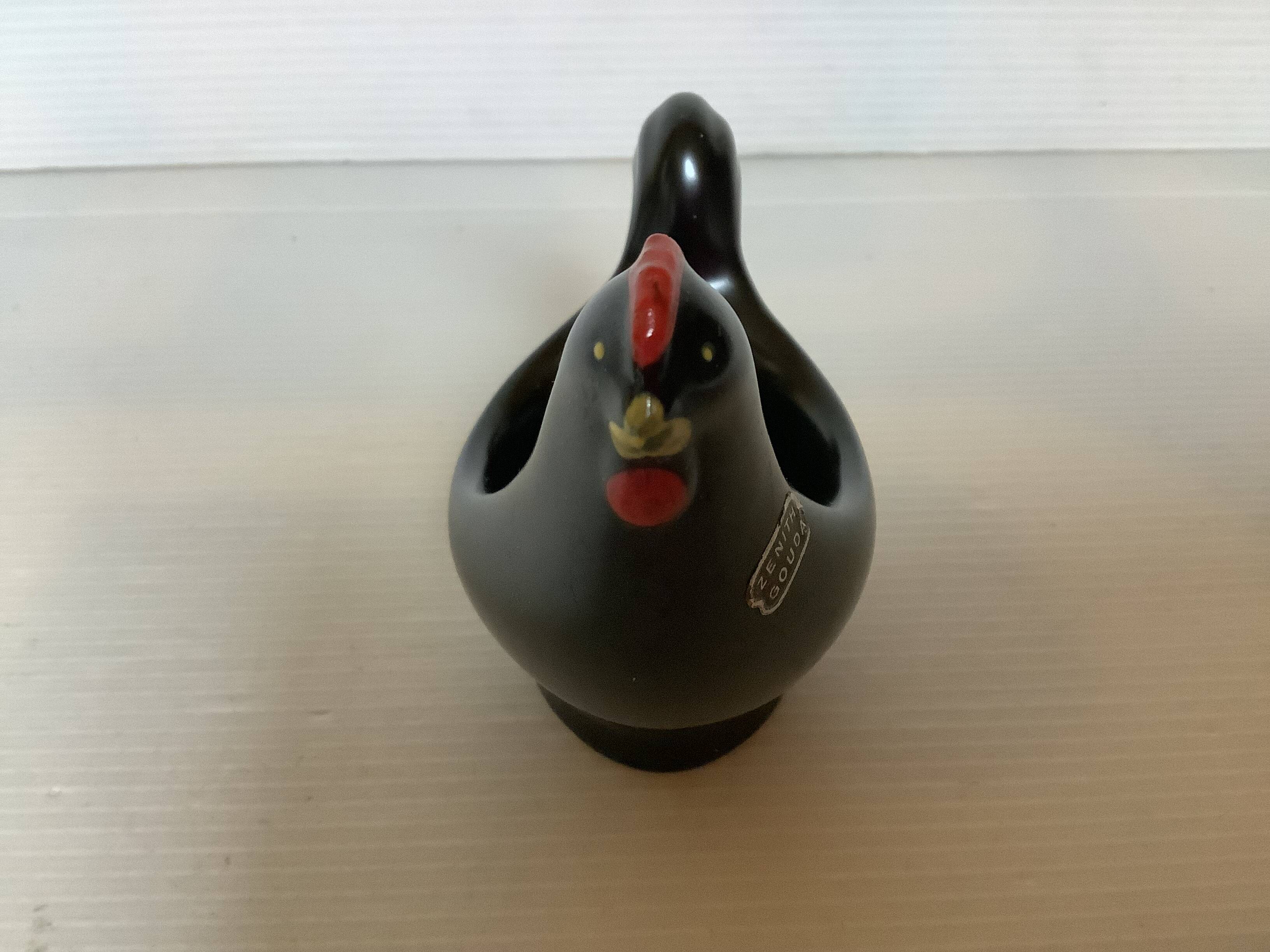 Egg cup hen gouda zenith zoomorphic