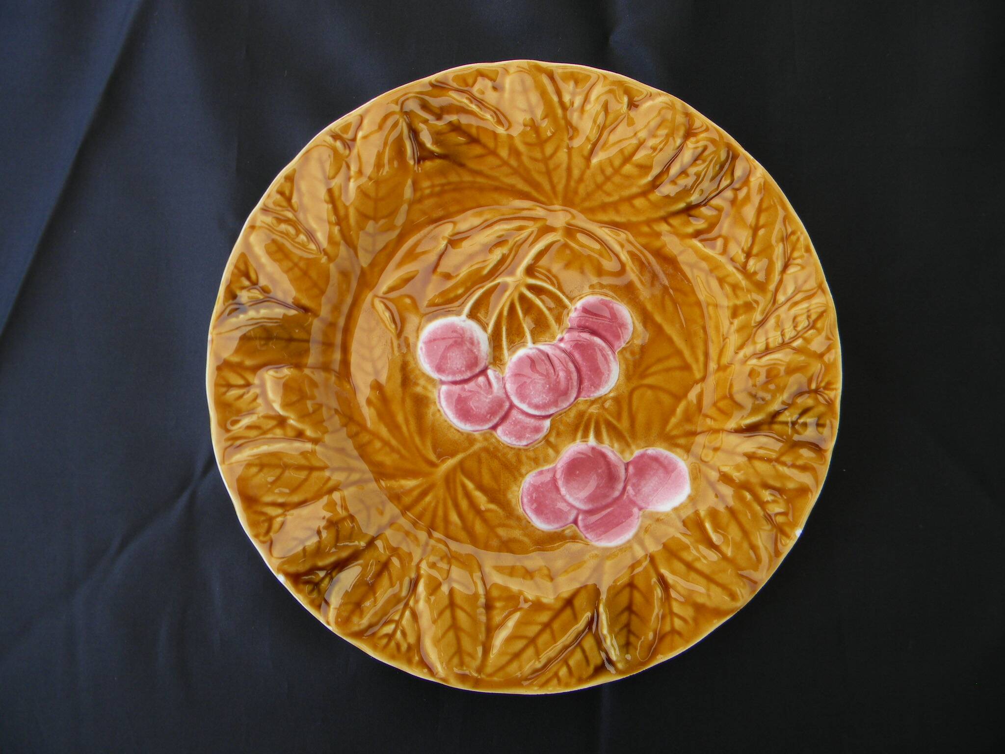 6 earthenware plates and 1 dish from salins les bains.