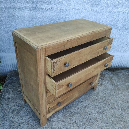 Art Deco chest of drawers