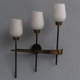 Paire d'appliques en laiton métal et opaline 1960