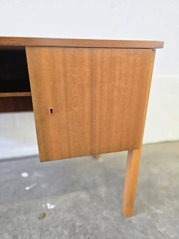Bureau en bois vintage