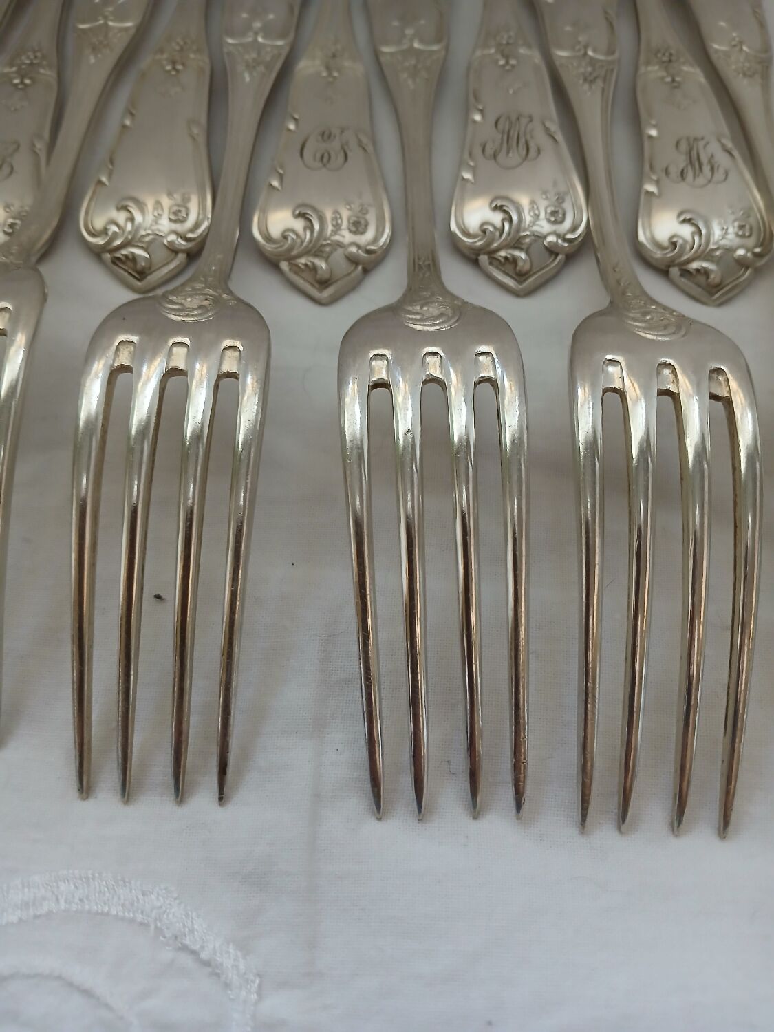 36 antique silver-plated cutlery sets "Boulenger"
