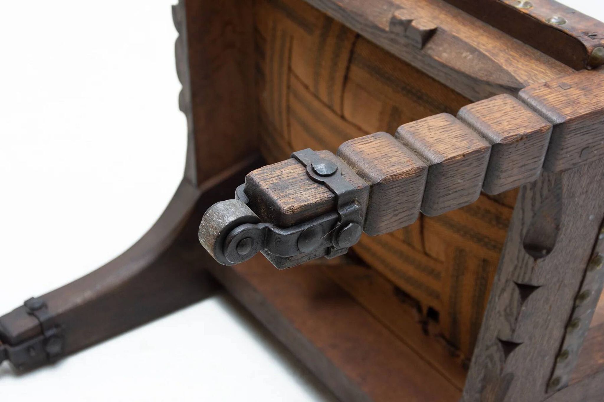 Chaise de trône massive de la fin du 19e siècle