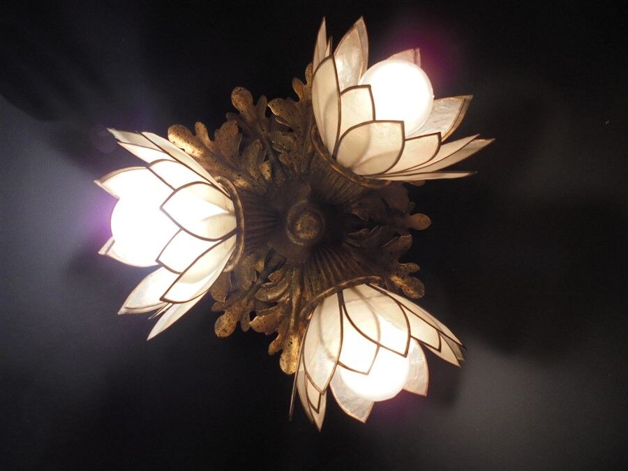 Plafonnier lotus flowers in mother-of-pearl