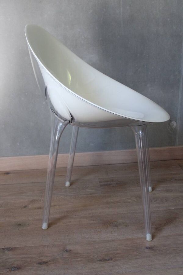 Lot de 4 chaises Mr Impossible Kartell blanche par Philippe STARCK