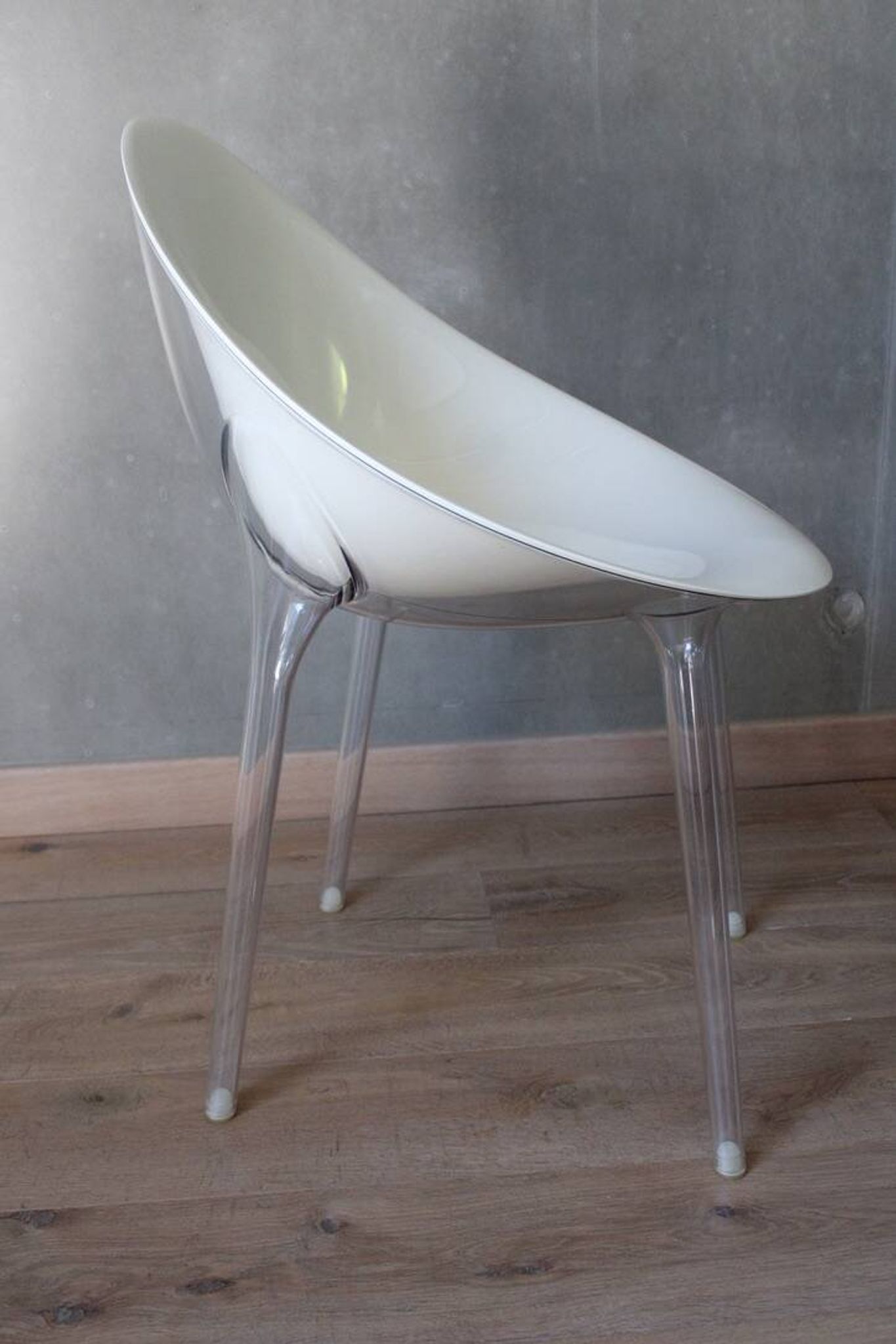 Lot de 4 chaises Mr Impossible Kartell blanche par Philippe STARCK