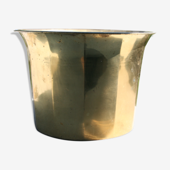 Faceted metal pot cover