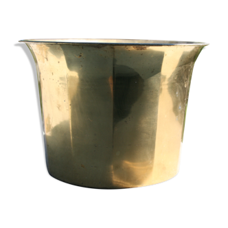 Faceted metal pot cover