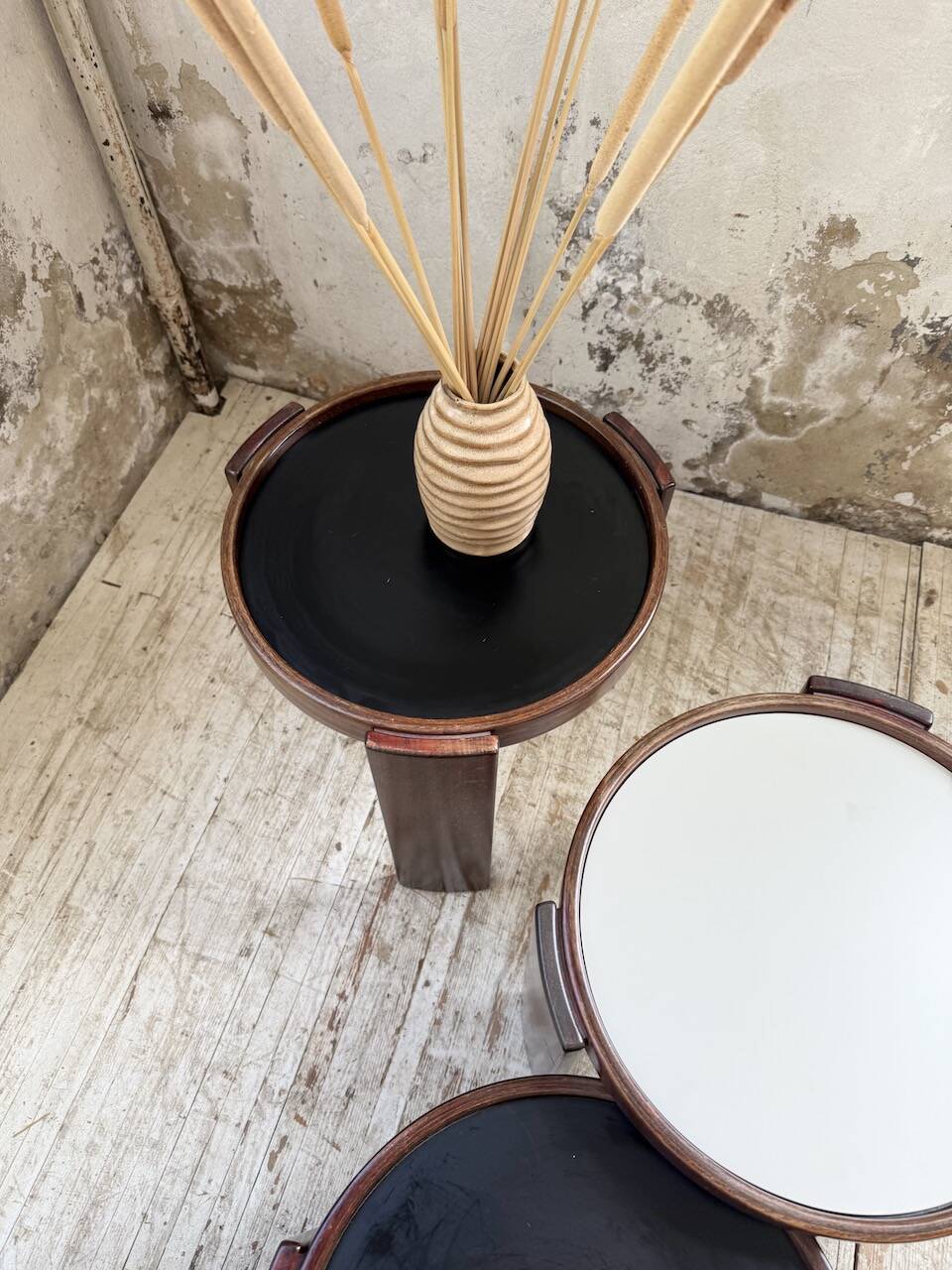 Nido 780 G stackable coffee tables. Frattini for Cassina