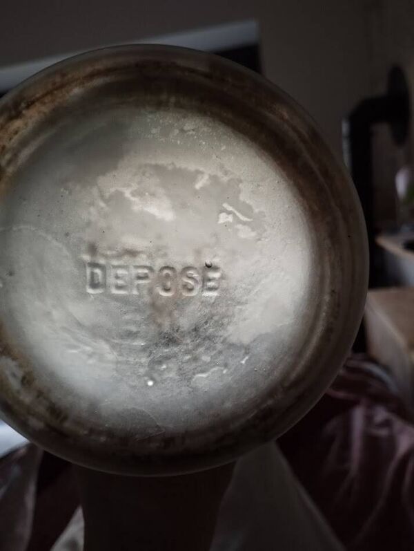 Vase Art nouveau en verre gravé à l’acide, décor vigne, signé Prios