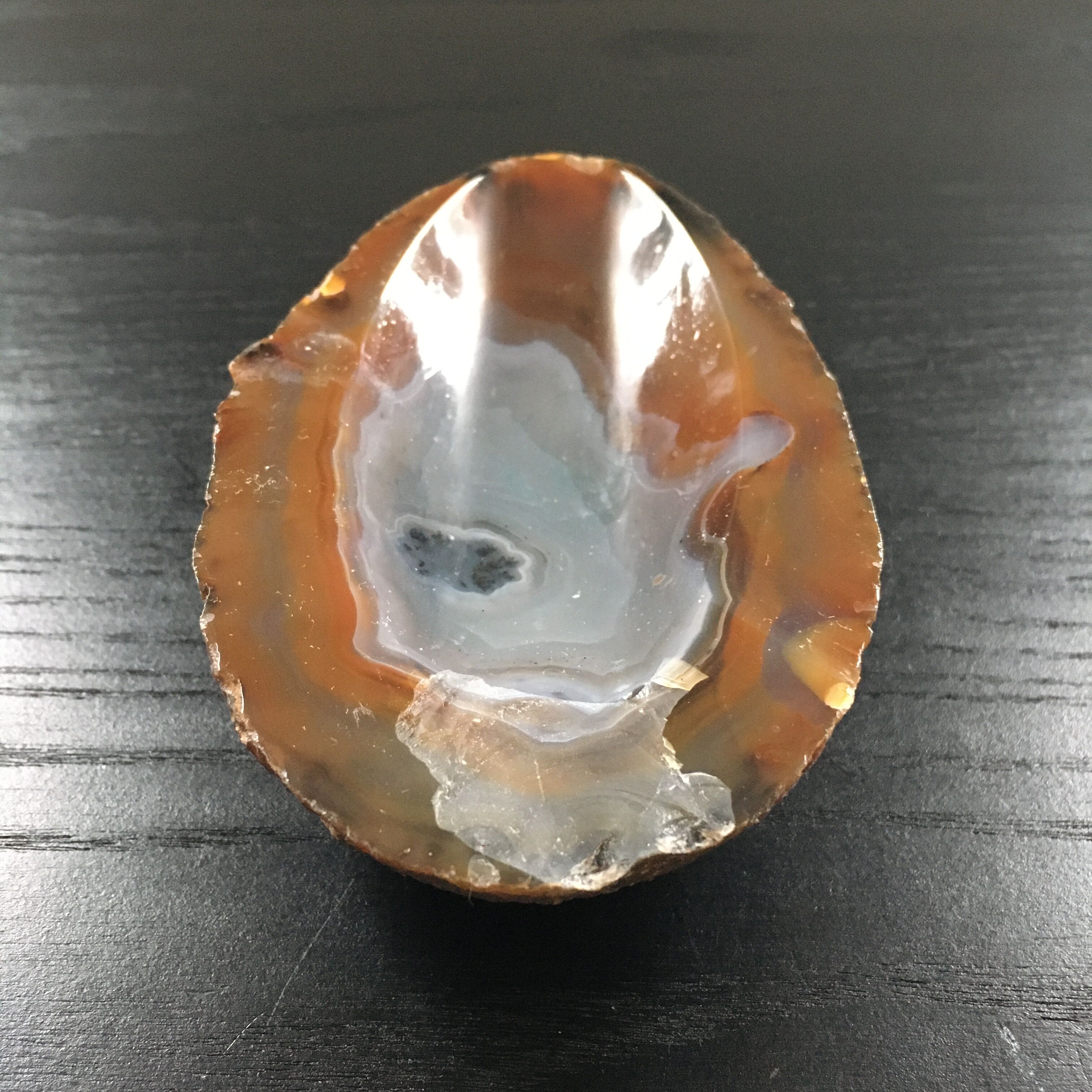 Ashtray in brown agatha