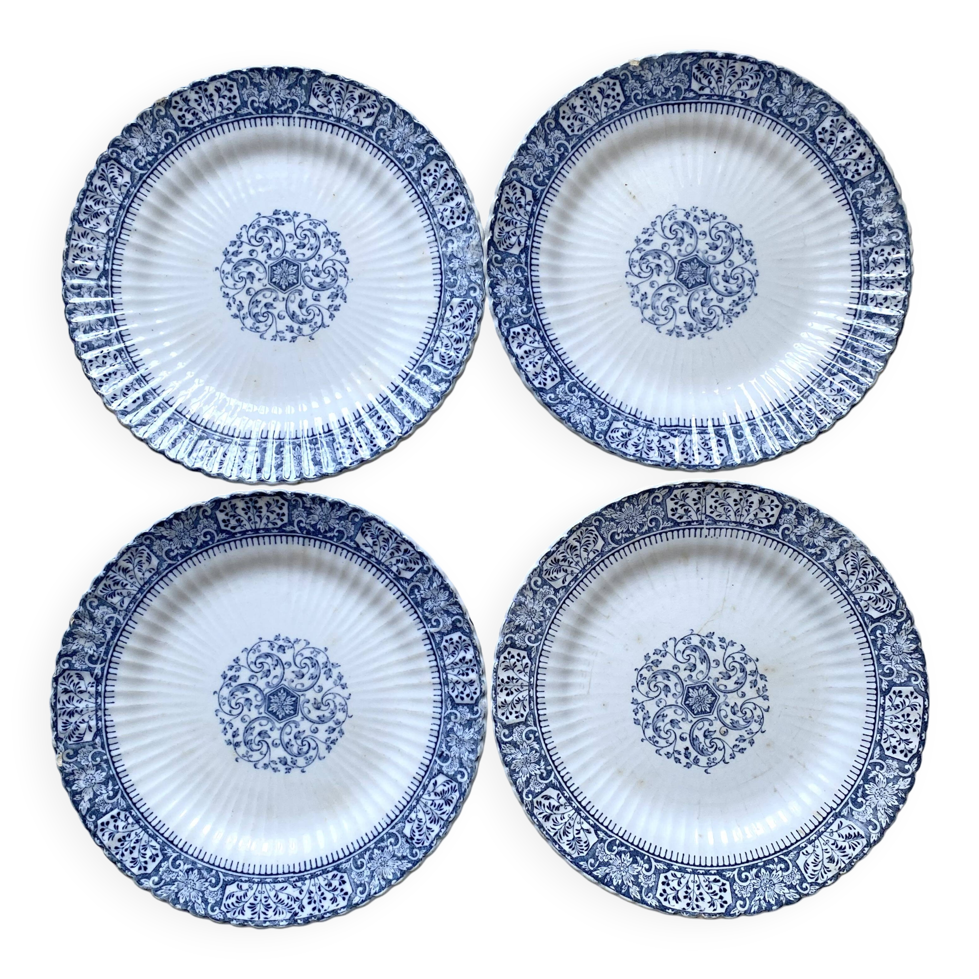 Sarreguemines ironstone dessert plates, "Embroidery" model
