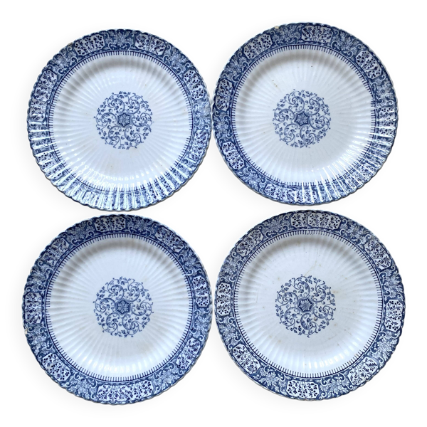 Assiettes à dessert terre de fer Sarreguemines modèle ''Broderie