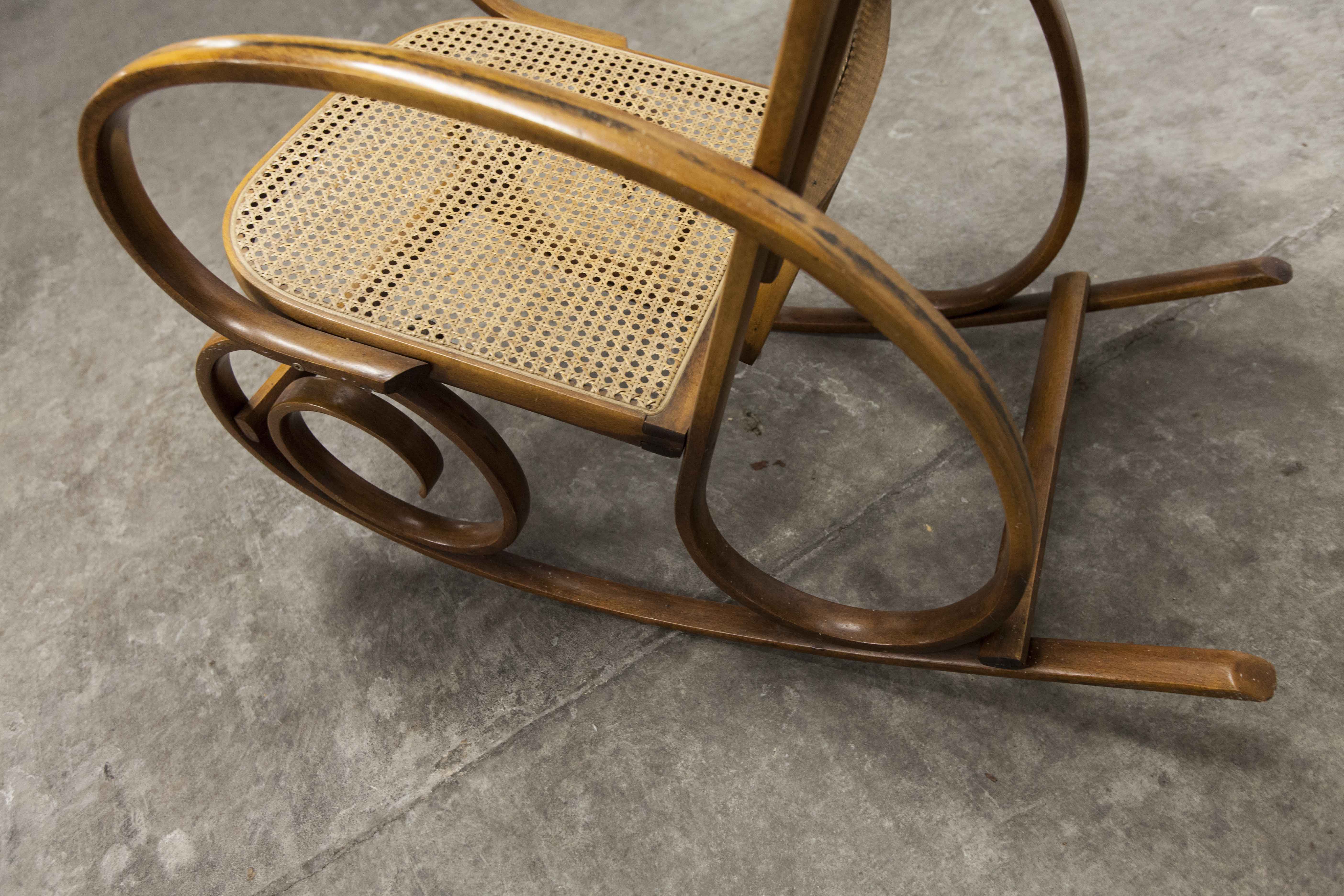 Rocking-chair Thonet 1900 cannage