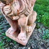 Paire de lion de jardin en terre cuite ancien