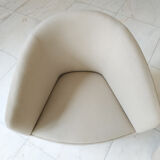 A set of 4 modern chairs