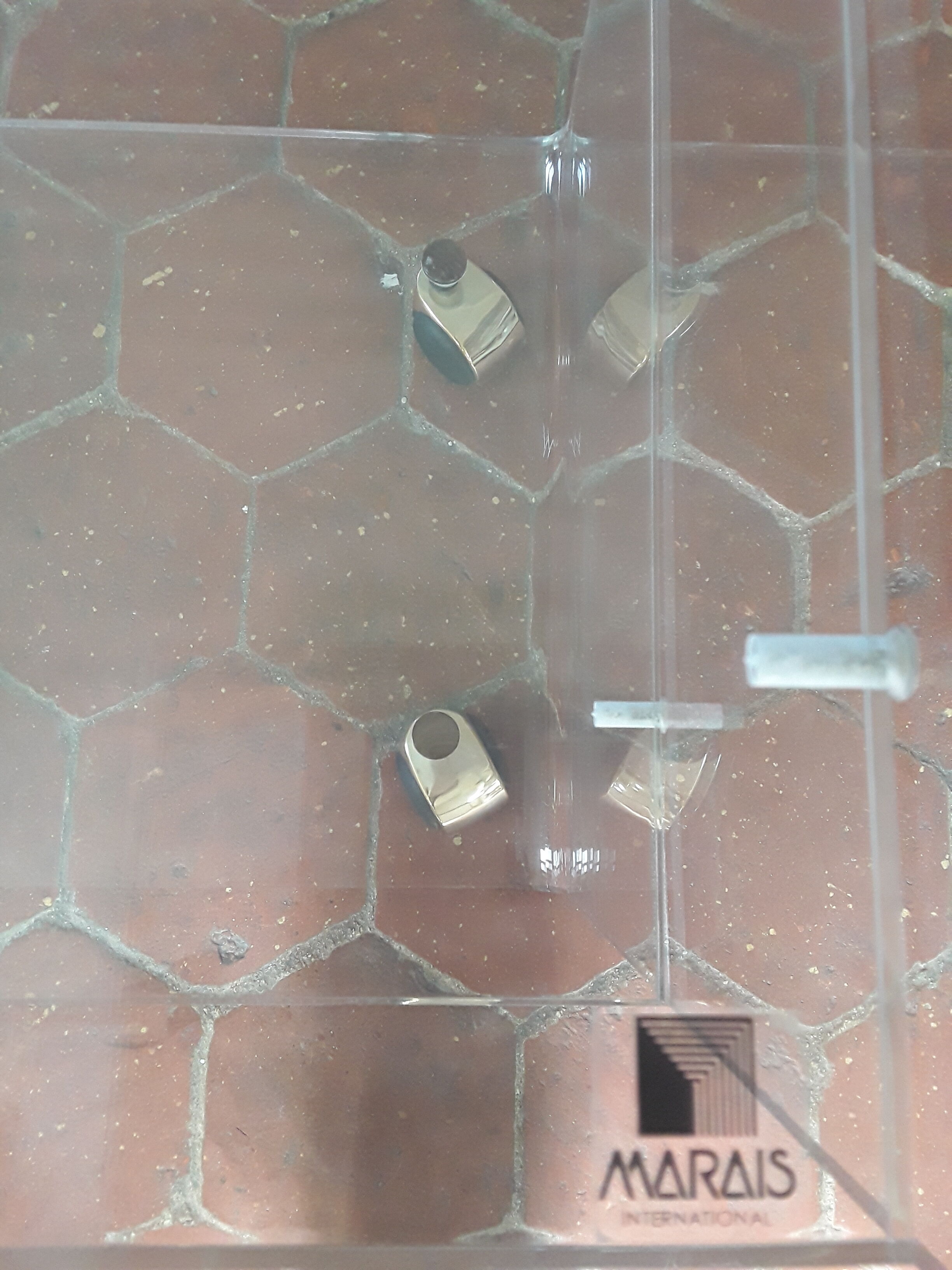 Plexiglas Marais International coffee table