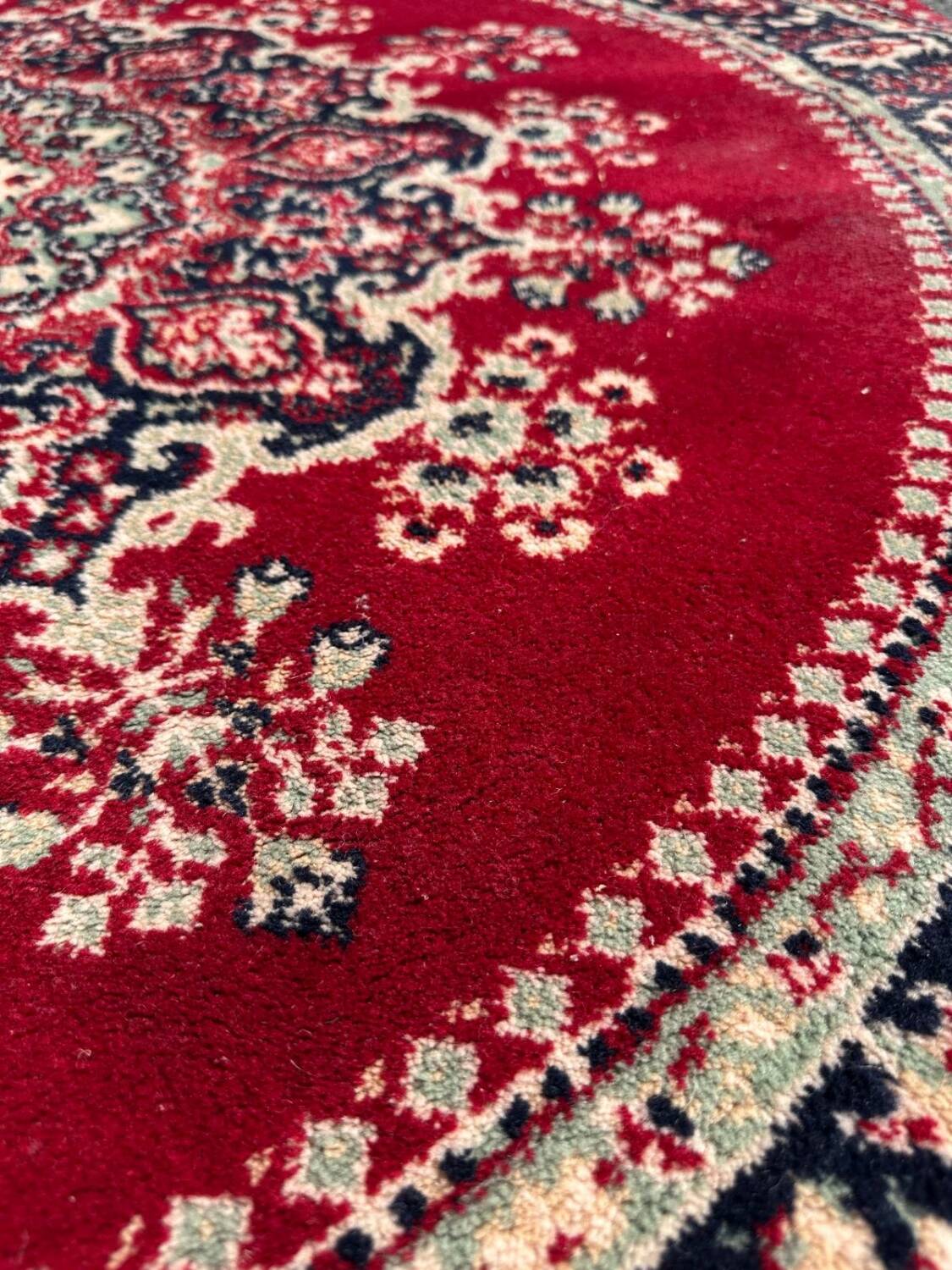 Round oriental rug