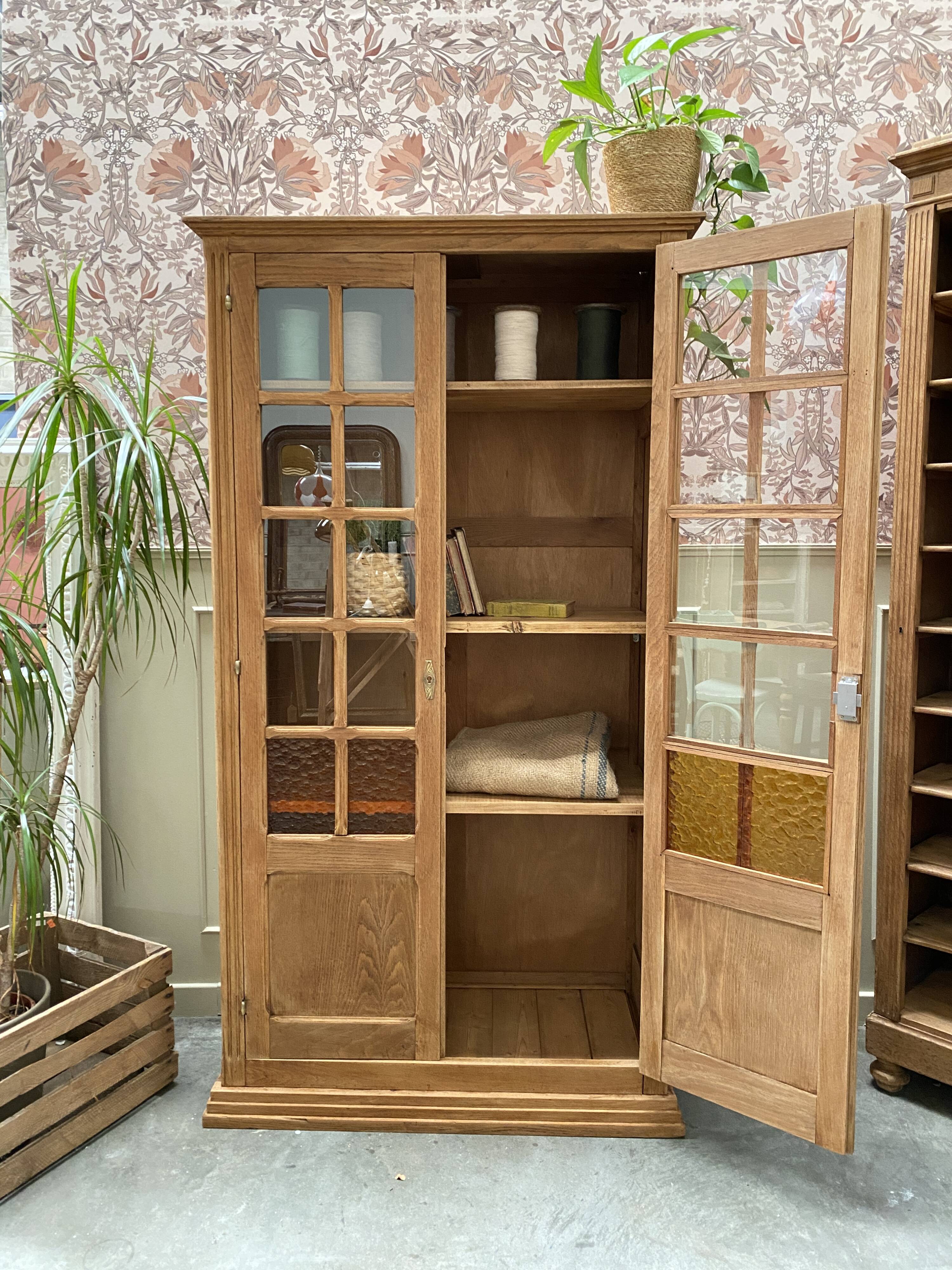 Bibliothèque en chêne - armoire vitrée