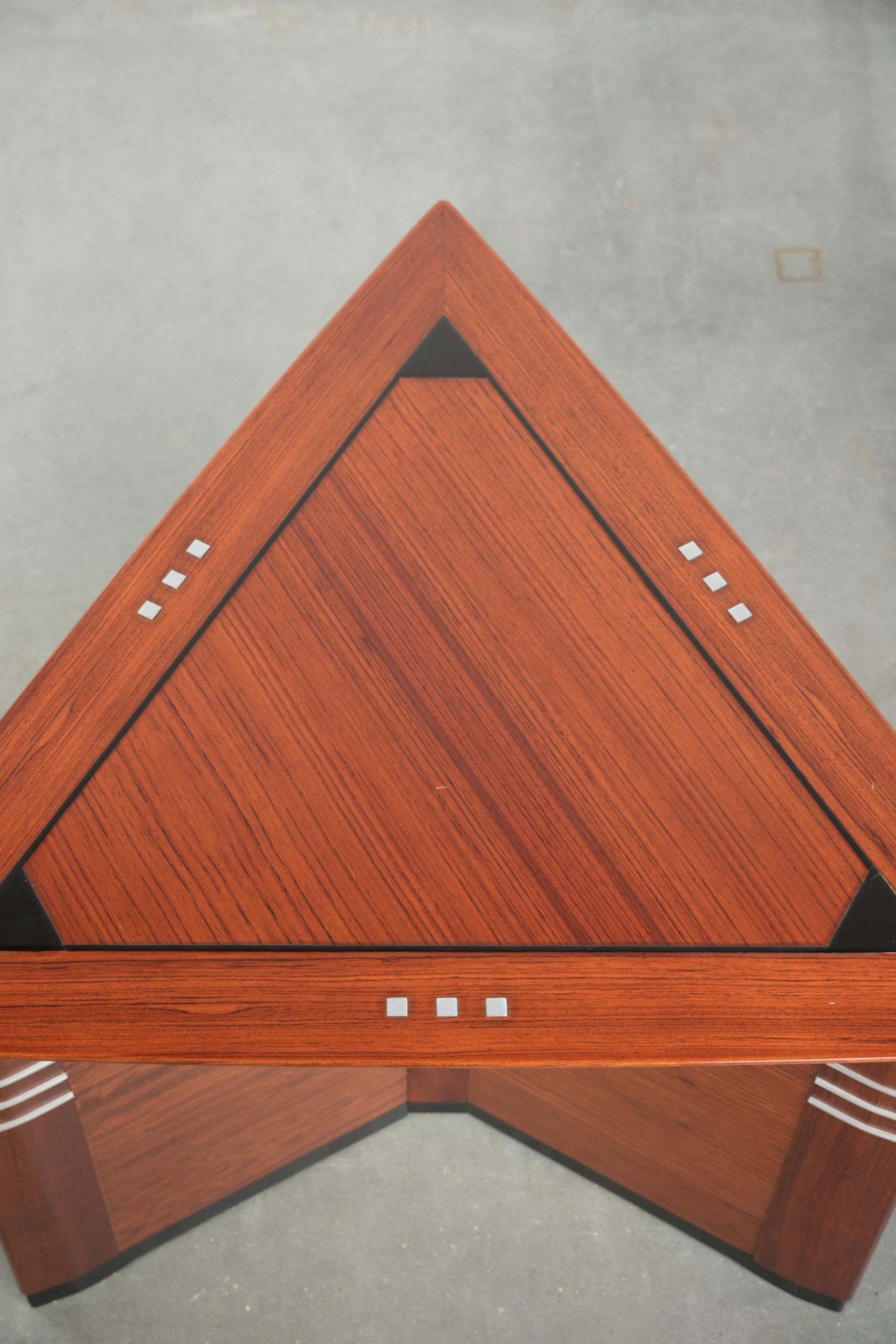 Table d'appoint, café Art Déco de forme triangulaire