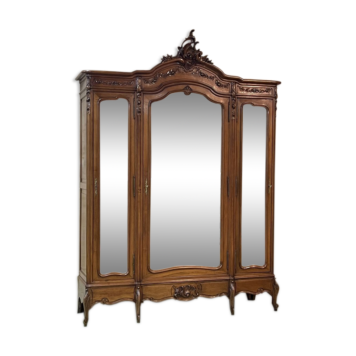 Armoire de chambre 3 portes  de style Louis XV début XXème en noyer - démontable