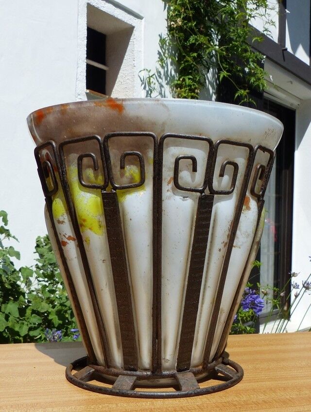 Vase glass paste metal frame